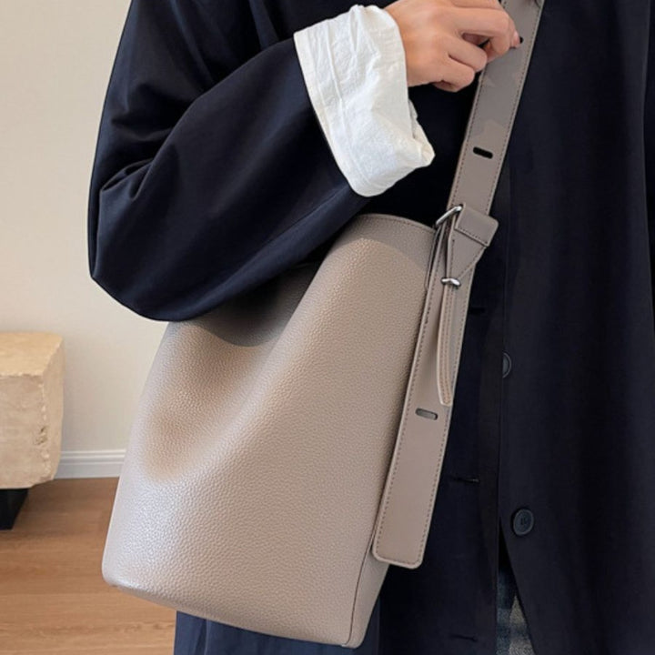 Celia | Borsa
